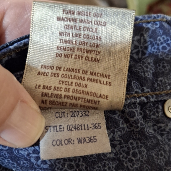 Paige Premium Denim Skyline Jeans. - Picture 7 of 16